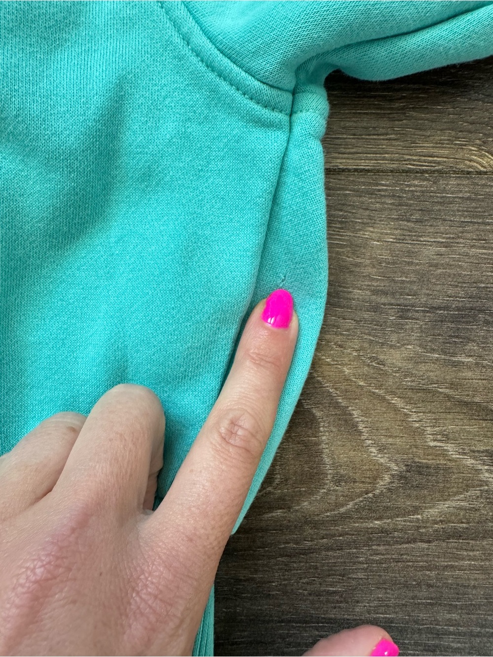 Nike Girls Medium (7/8) Aqua Cropped Sweatshirt Embroidered Logo Crewneck - Picture 6 of 8